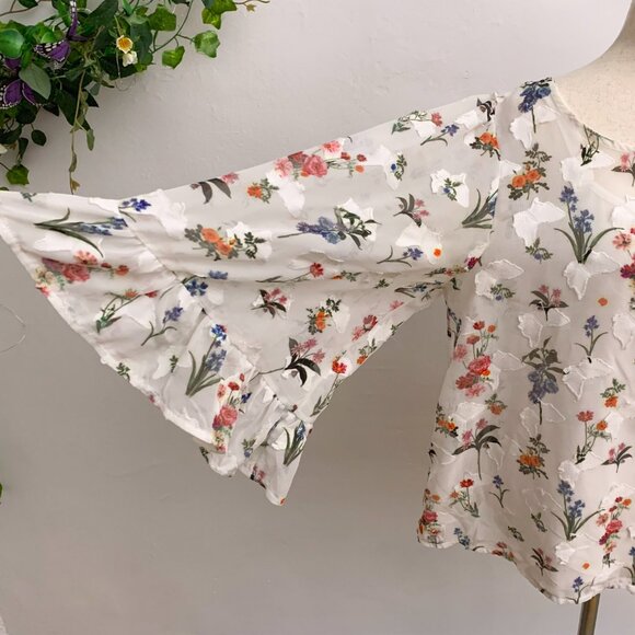 For Cynthia Bell Sleeve Floral Top size large - Picture 2 of 10